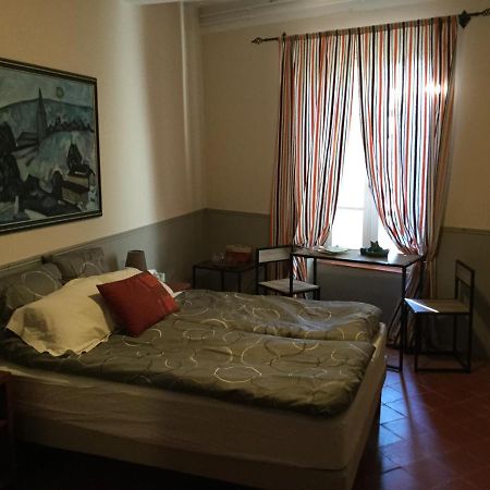 Bed and Breakfast Les Hirondelles Argeliers Zewnętrze zdjęcie